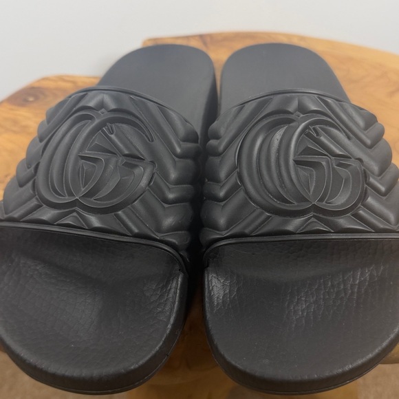 NWOT GUCCI MATELASSE RUBBER SLIDES - Picture 7 of 7
